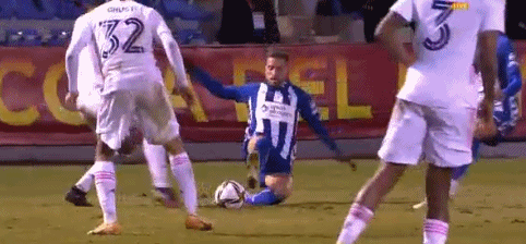 苗原：辽宁铁人18岁高中锋张家鸣获得伯恩利U21的试训邀请