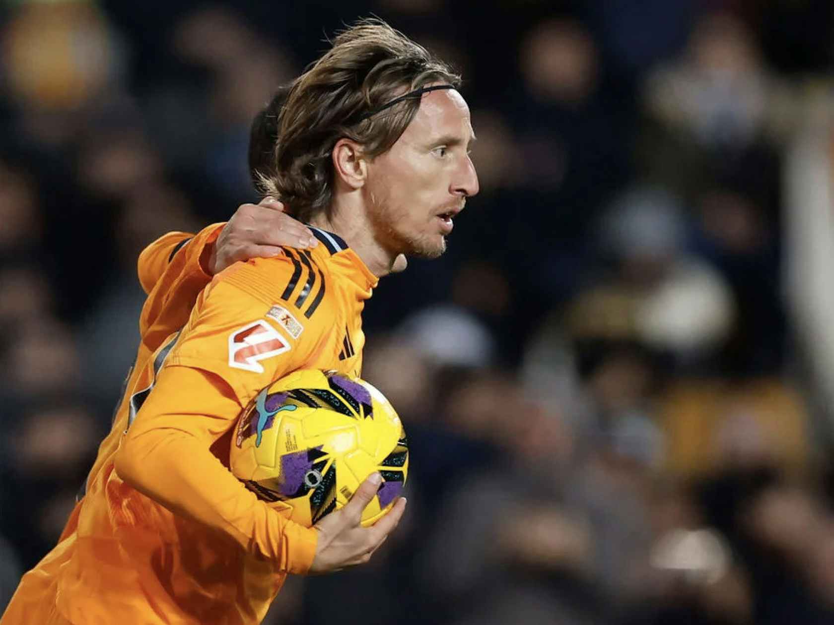 国米大胜晋级+三喜临门！迪乌夫撕掉水货标签，奥西利奥打出明牌