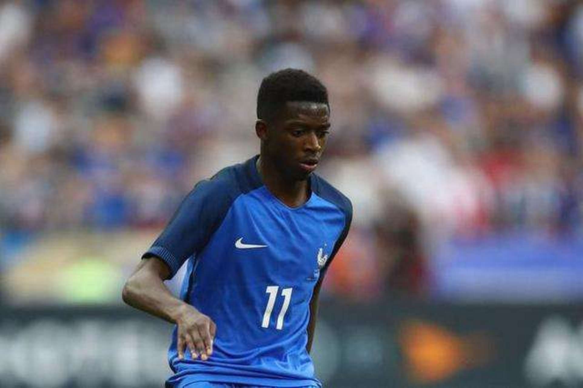 记者：梅西不考虑以球员身份回巴萨，若回归会是担任管理职务