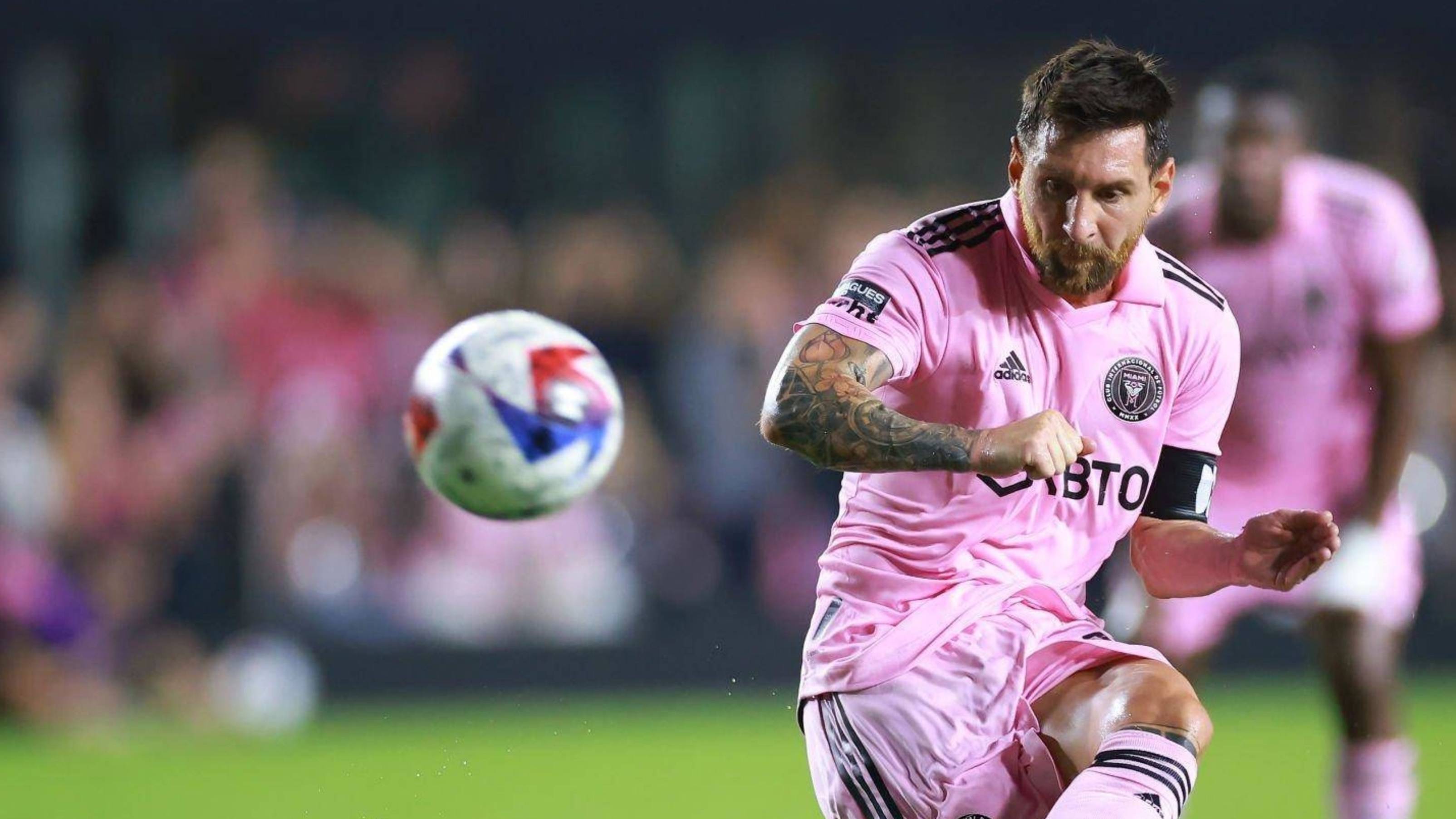 日本足协官方：铃木彩艳因伤缺席本月名单，野泽大志替补入选