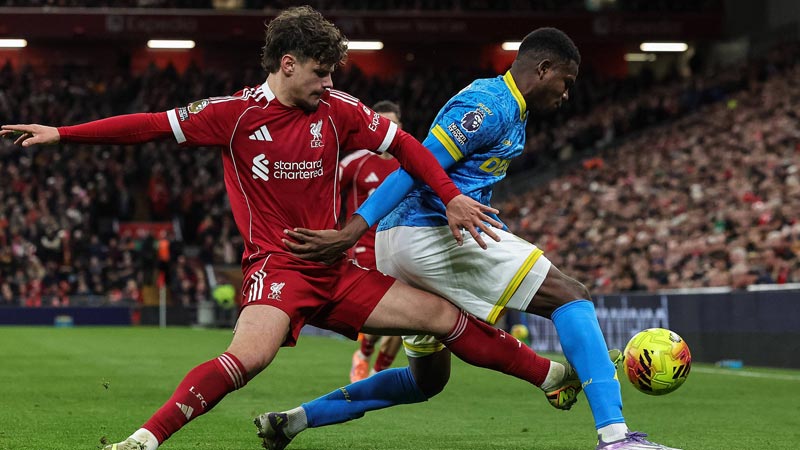 意甲半场：贝里沙造险斯图利奇失良机，克雷莫纳暂0-0莱切